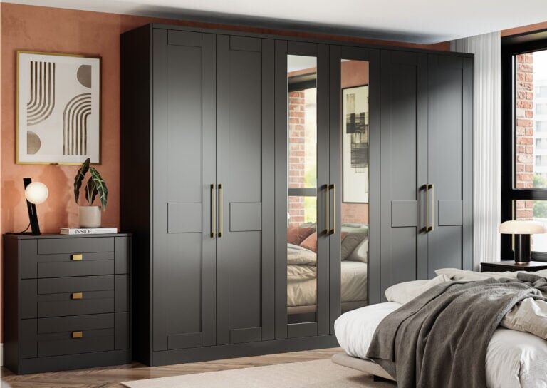 seville black close up 1